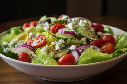 Keskin Vinaigrette ile Serinletici Tereyağı Marul Salatası